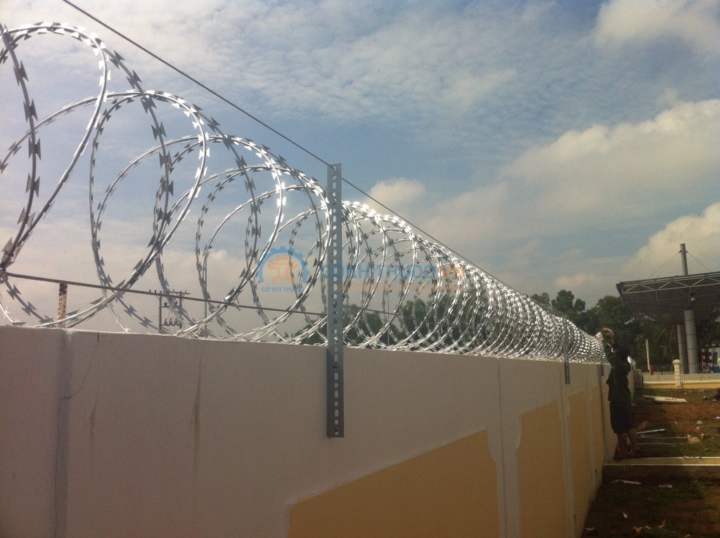 Báo giá hàng rào dây thép gai